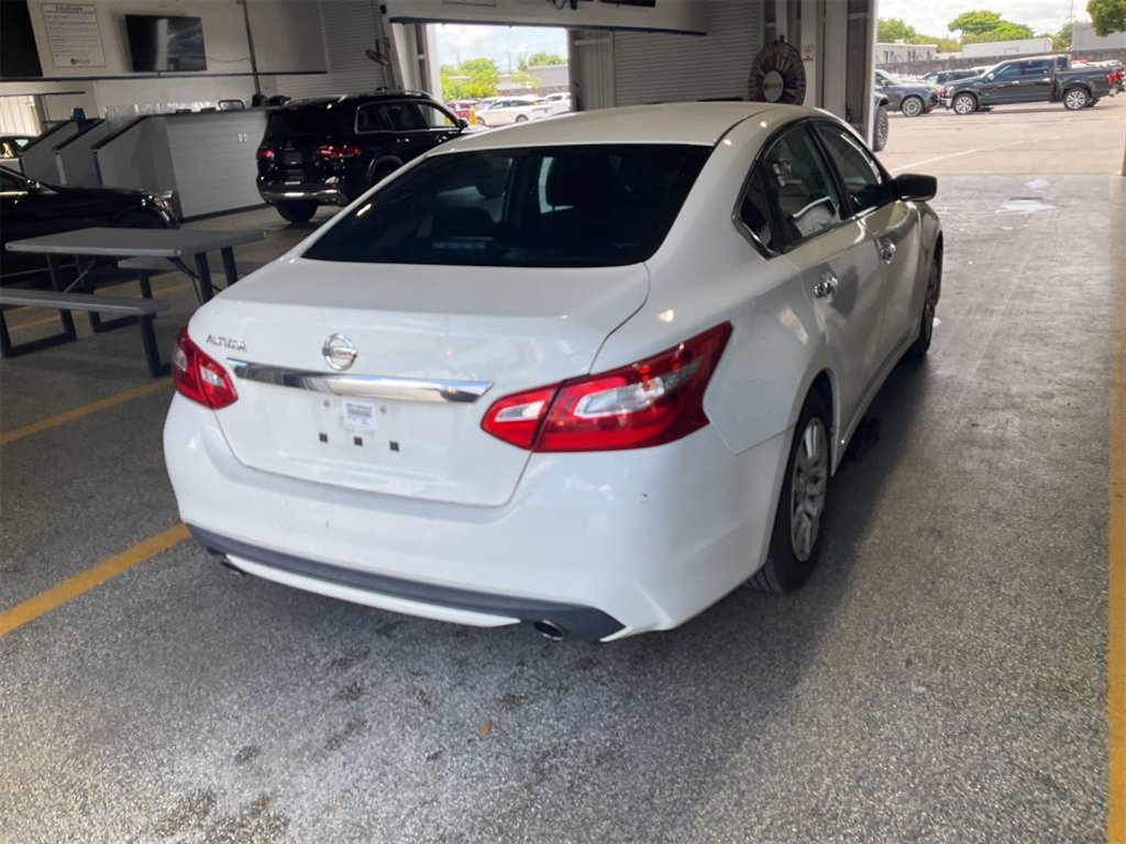 2016 Nissan Altima - $1,350