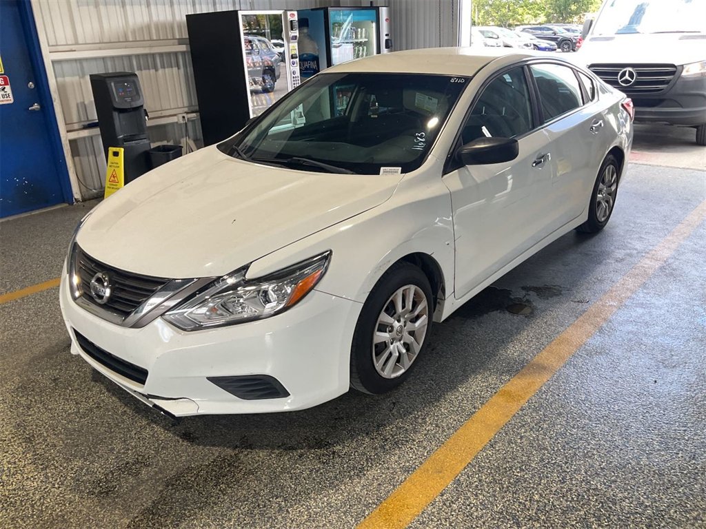 2016 Nissan Altima - $1,350