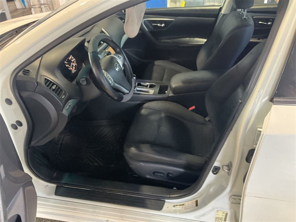 2016 Nissan Altima - $1,350