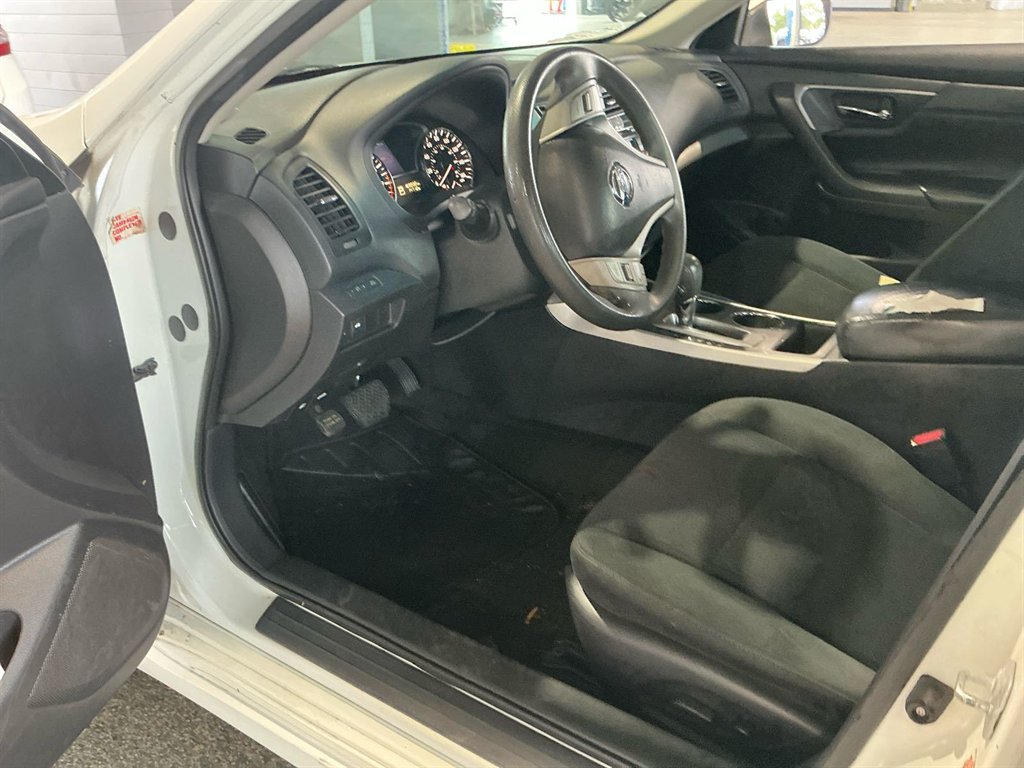 2015 Nissan Altima - $2,150