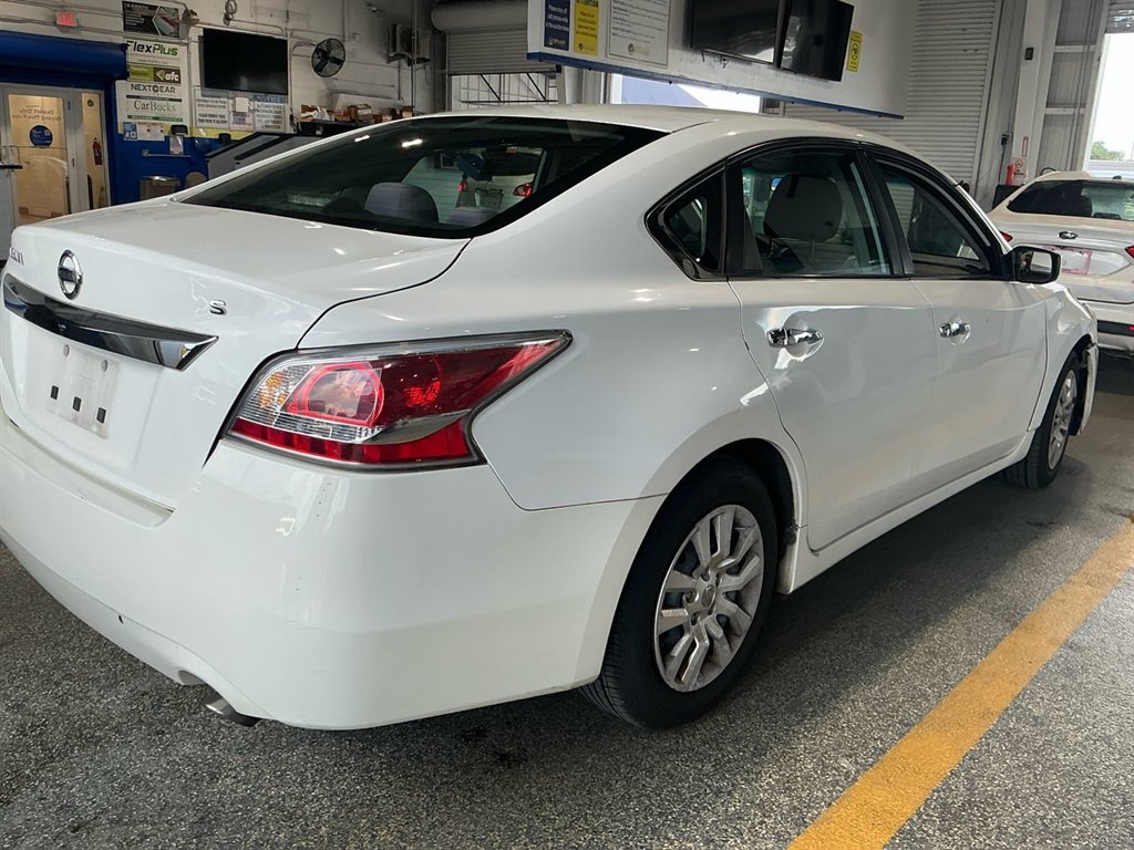 2015 Nissan Altima - $2,150