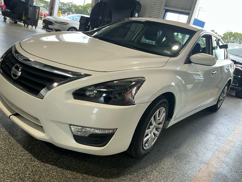 2015 Nissan Altima - $2,150