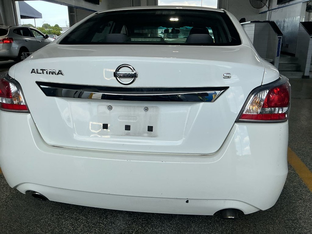 2015 Nissan Altima - $2,150