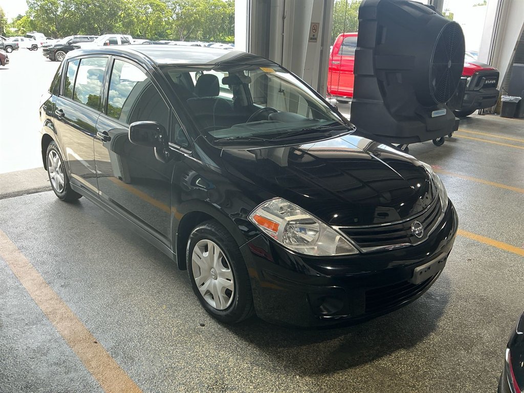 2011 Nissan Versa - $1,650