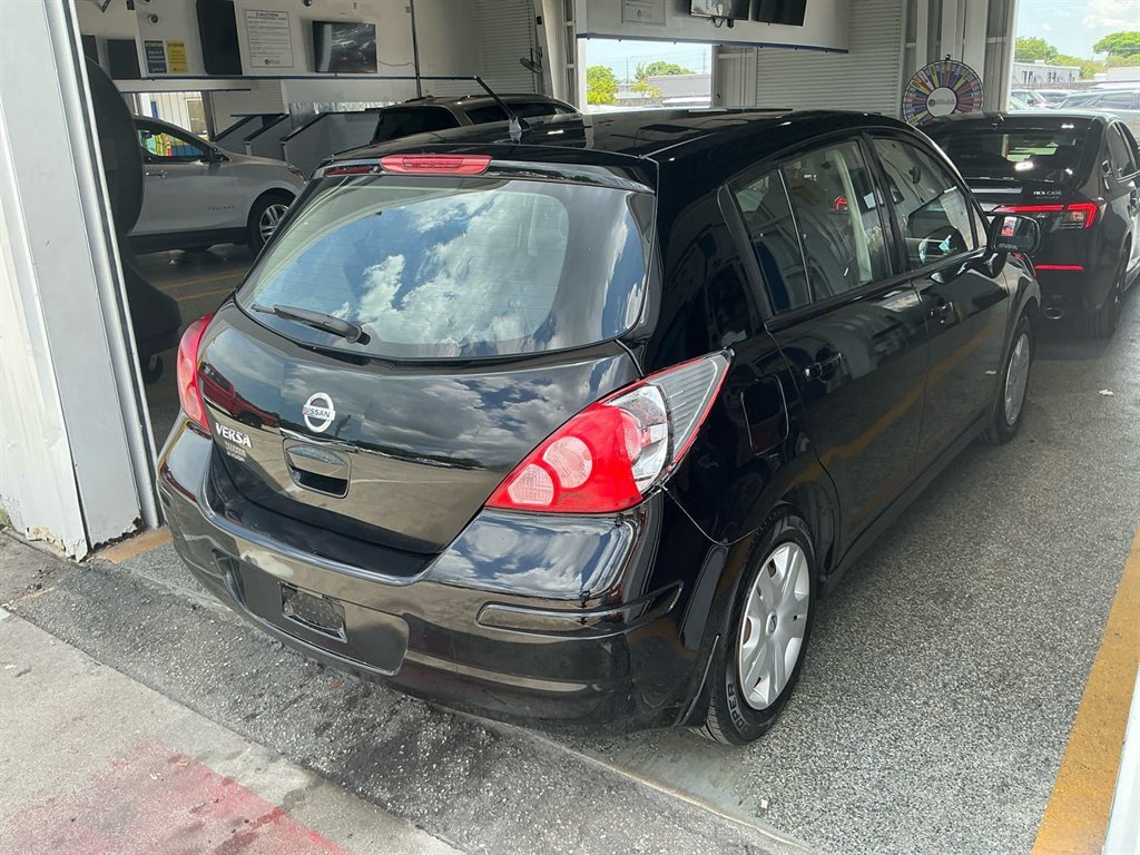 2011 Nissan Versa - $1,650