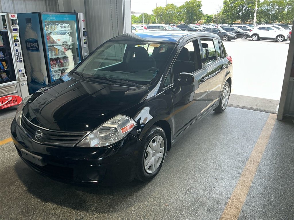 2011 Nissan Versa - $1,650