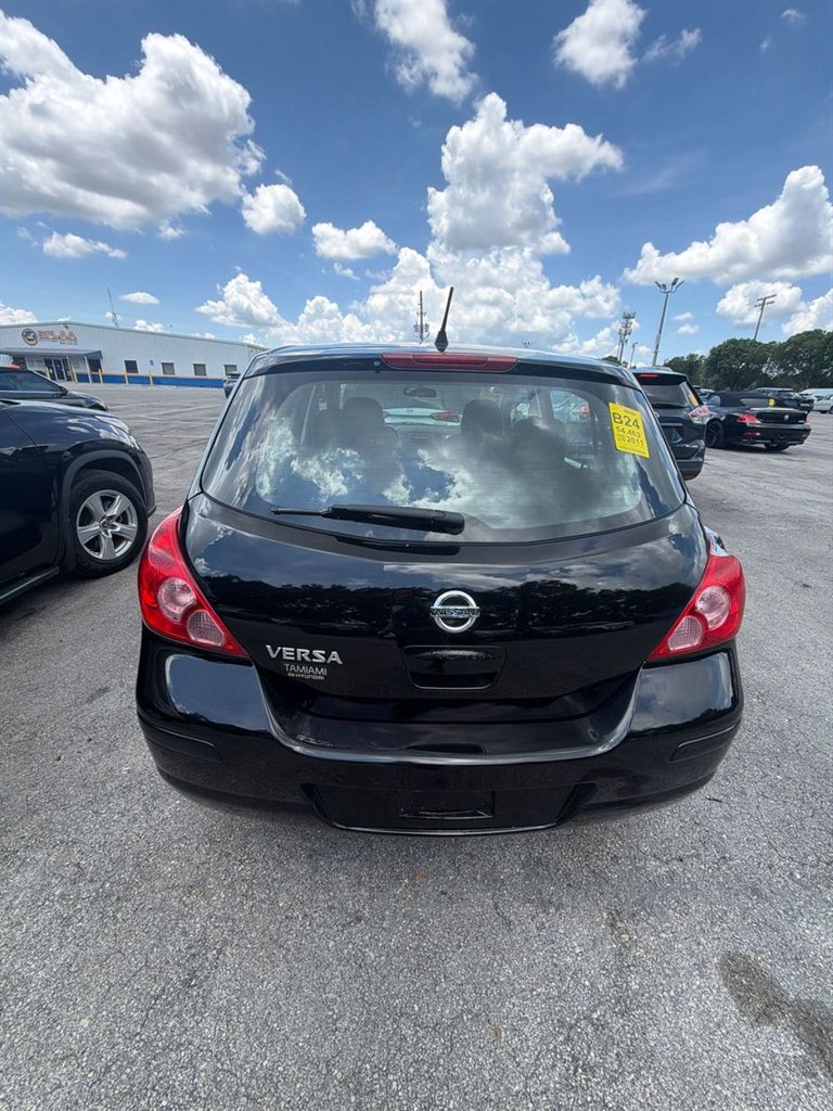 2011 Nissan Versa - $1,650