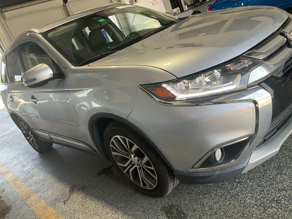 2017 Mitsubishi Outlander - $2,150