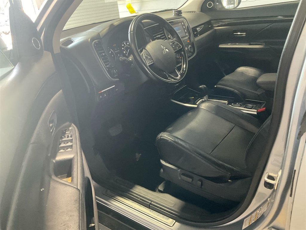 2017 Mitsubishi Outlander - $2,150