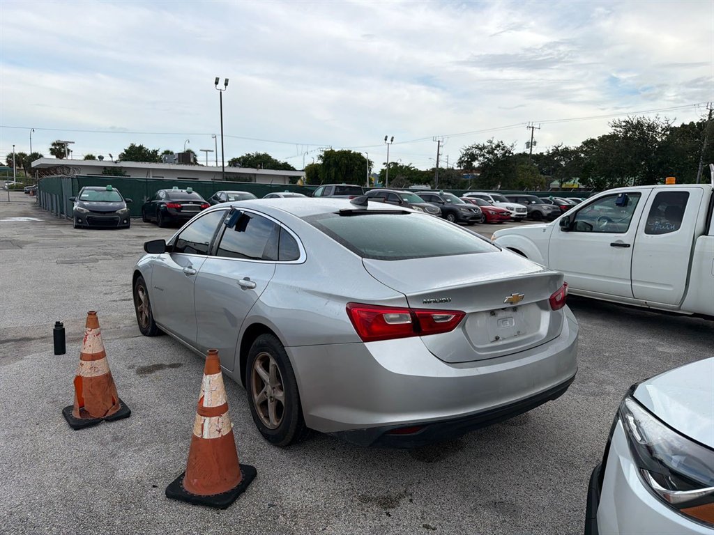 2018 Chevrolet Malibu - $2,350