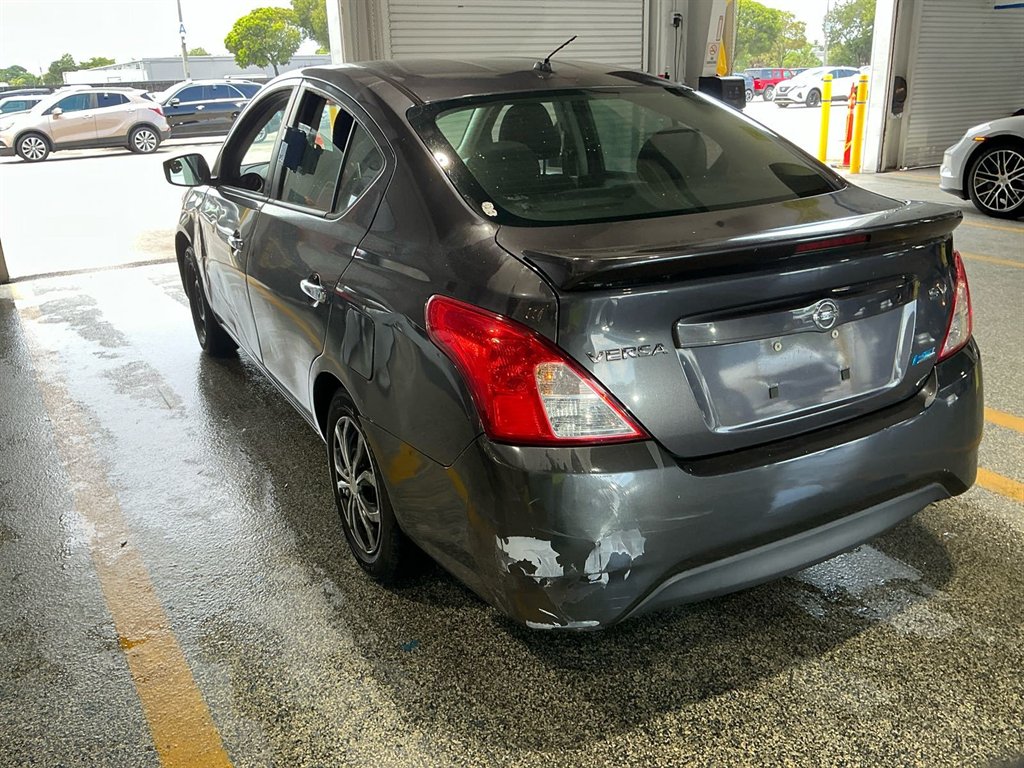 2015 Nissan Versa - $1,350