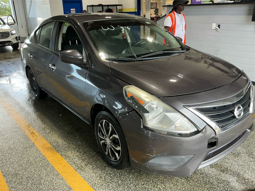 2015 Nissan Versa - $1,350