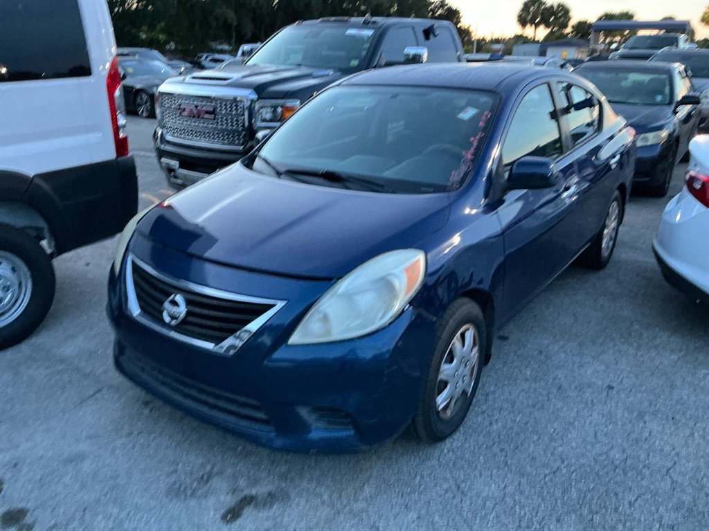 2012 Nissan Versa SV