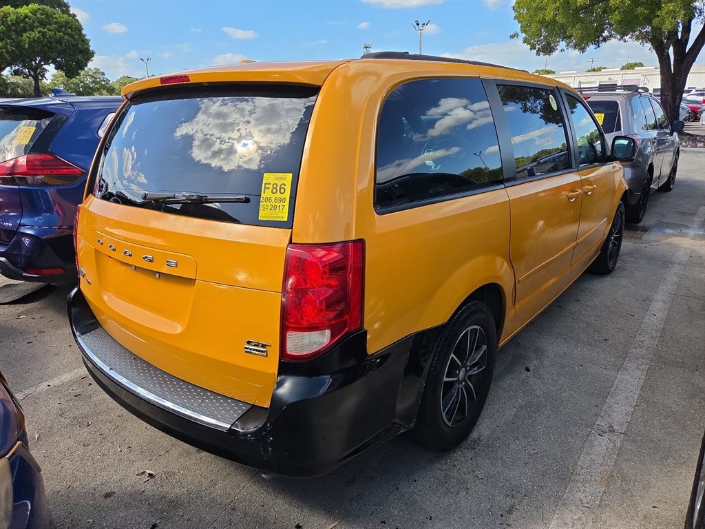 2017 Dodge Grand Caravan - $1,150