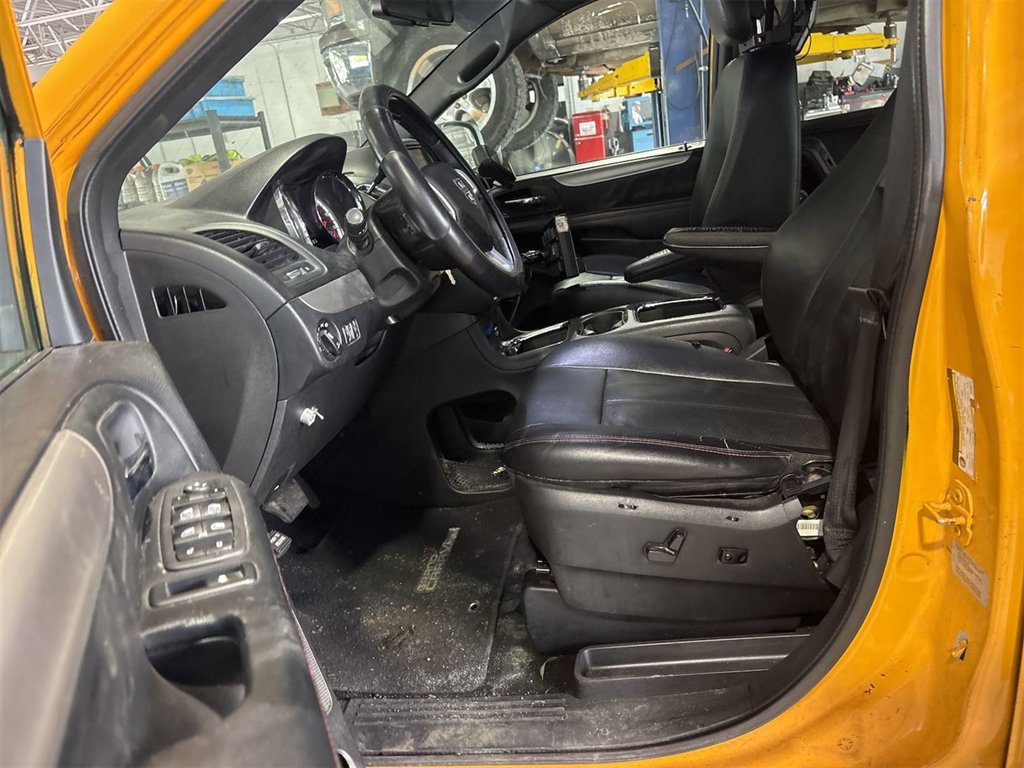 2017 Dodge Grand Caravan - $1,150
