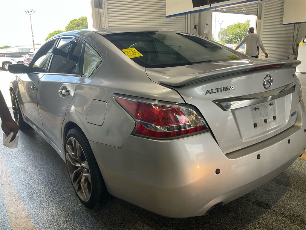 2014 Nissan Altima - $1,250