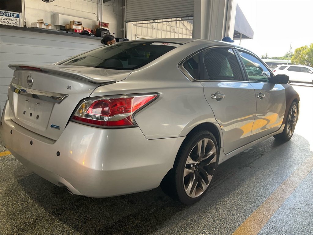2014 Nissan Altima - $1,250