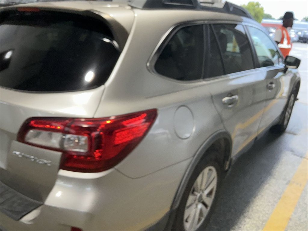 2015 Subaru Outback - $1,750