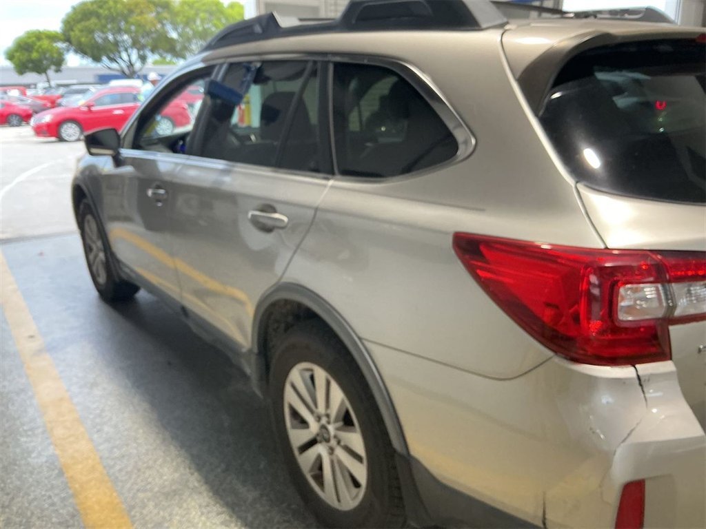 2015 Subaru Outback - $1,750