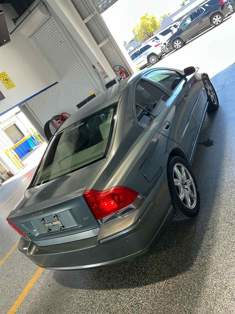 2005 Volvo S60 2.5T photo