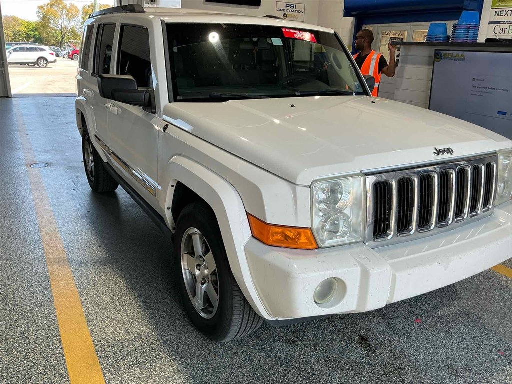 2010 Jeep Commander Sport photo