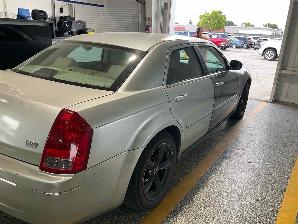 2006 Chrysler 300 Touring photo