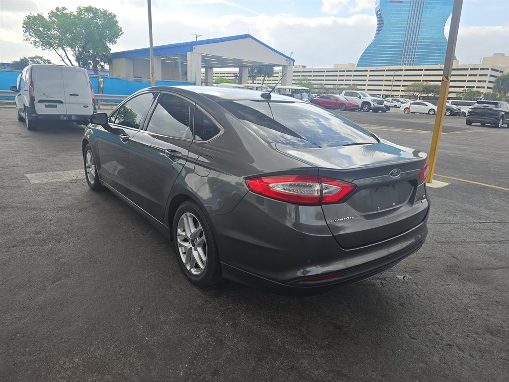 2015 Ford Fusion SE photo
