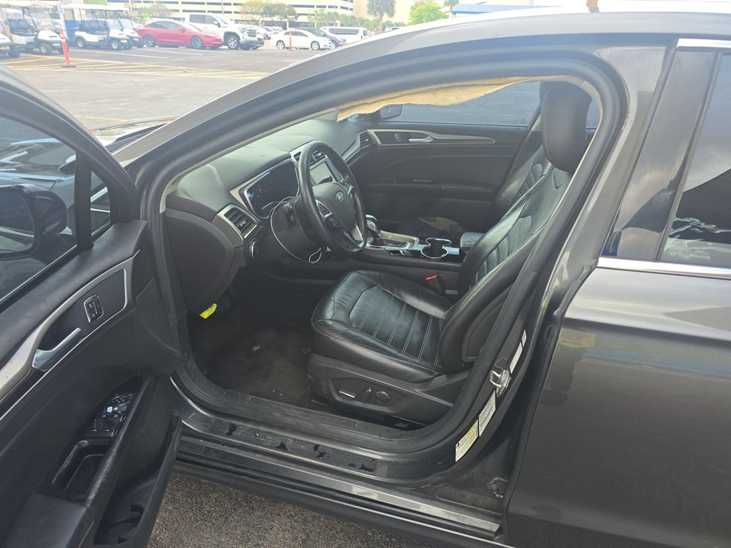 2015 Ford Fusion SE photo