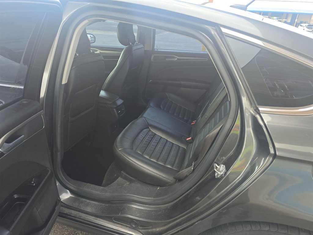 2015 Ford Fusion SE photo