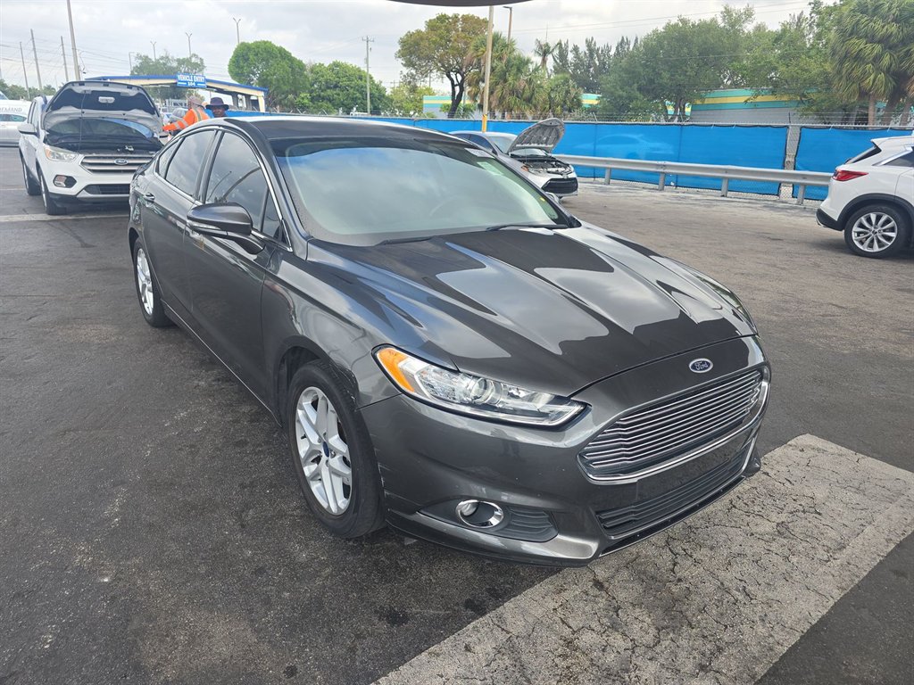 2015 Ford Fusion SE photo