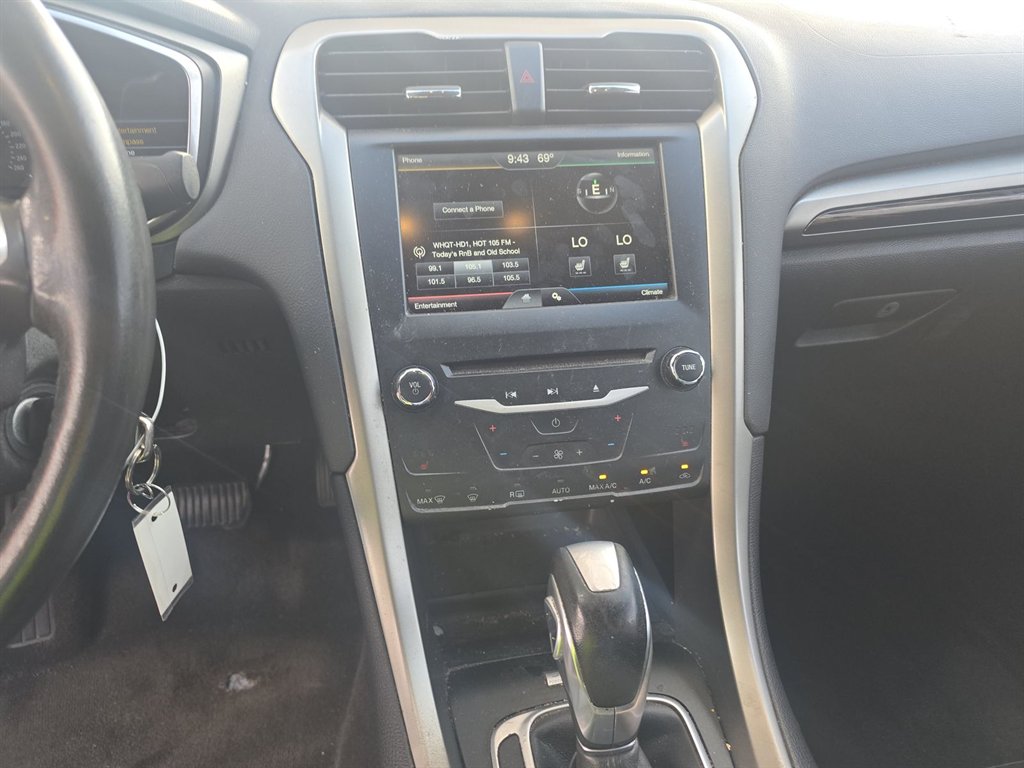 2015 Ford Fusion SE photo