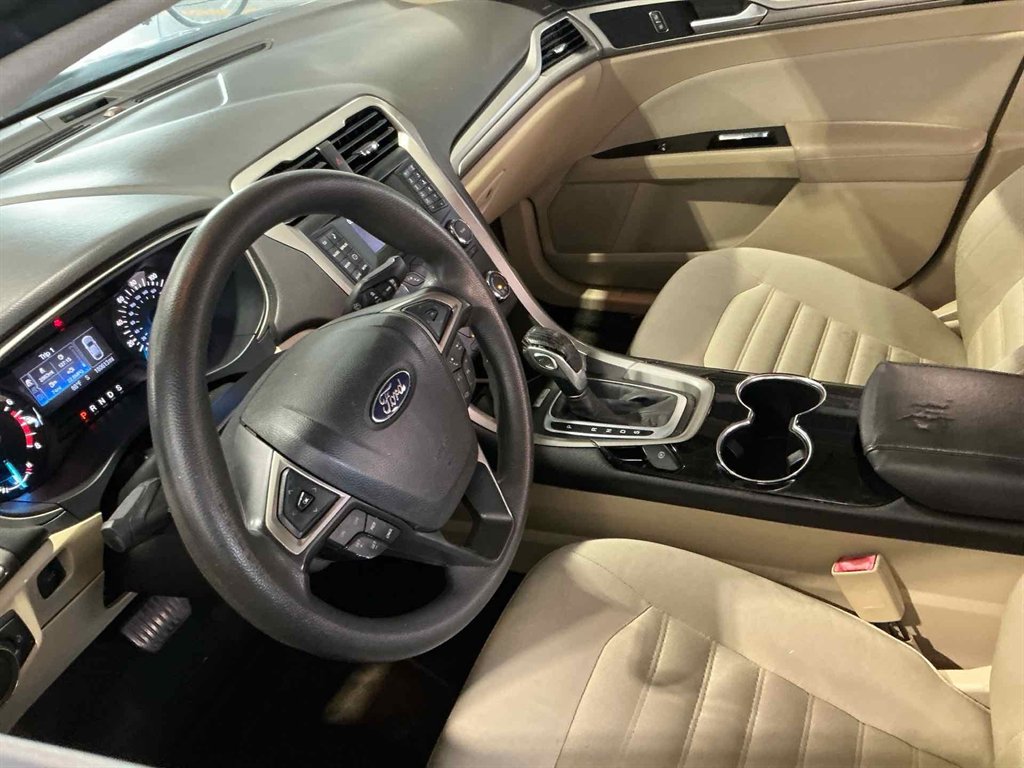 2014 Ford Fusion SE photo