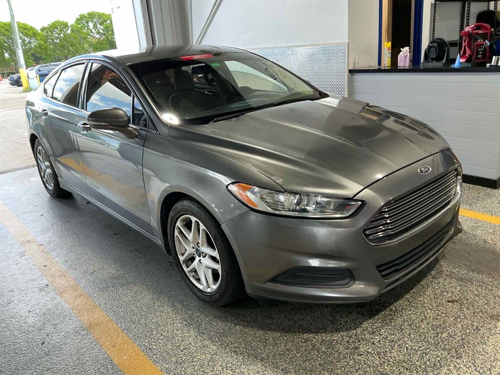2014 Ford Fusion SE photo