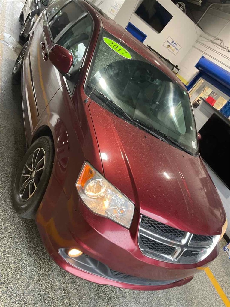 2017 Dodge Grand Caravan SXT photo