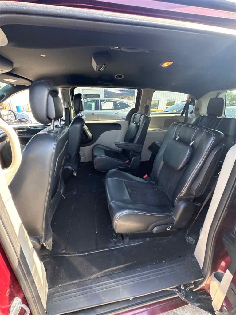 2017 Dodge Grand Caravan SXT photo