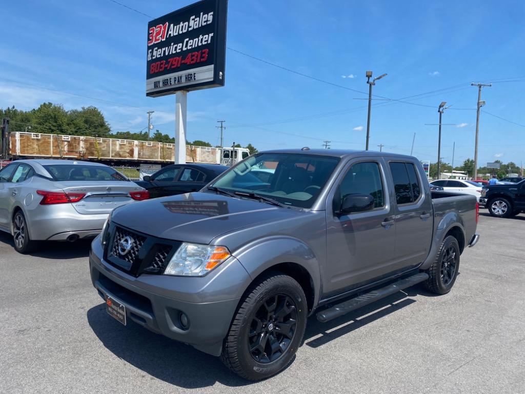 The 2018 Nissan Frontier SV photos