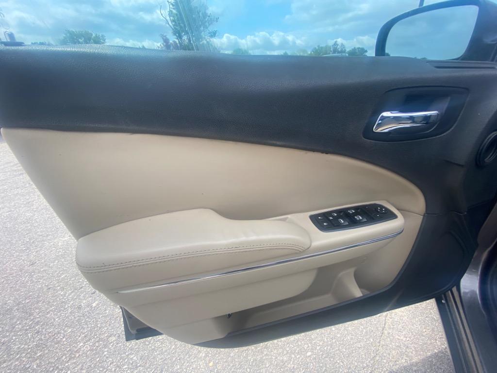 2014 Dodge Charger SE photo