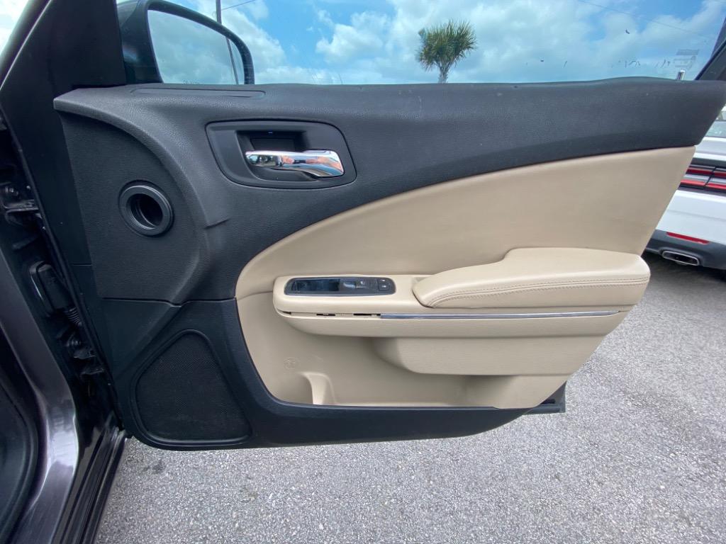 2014 Dodge Charger SE photo
