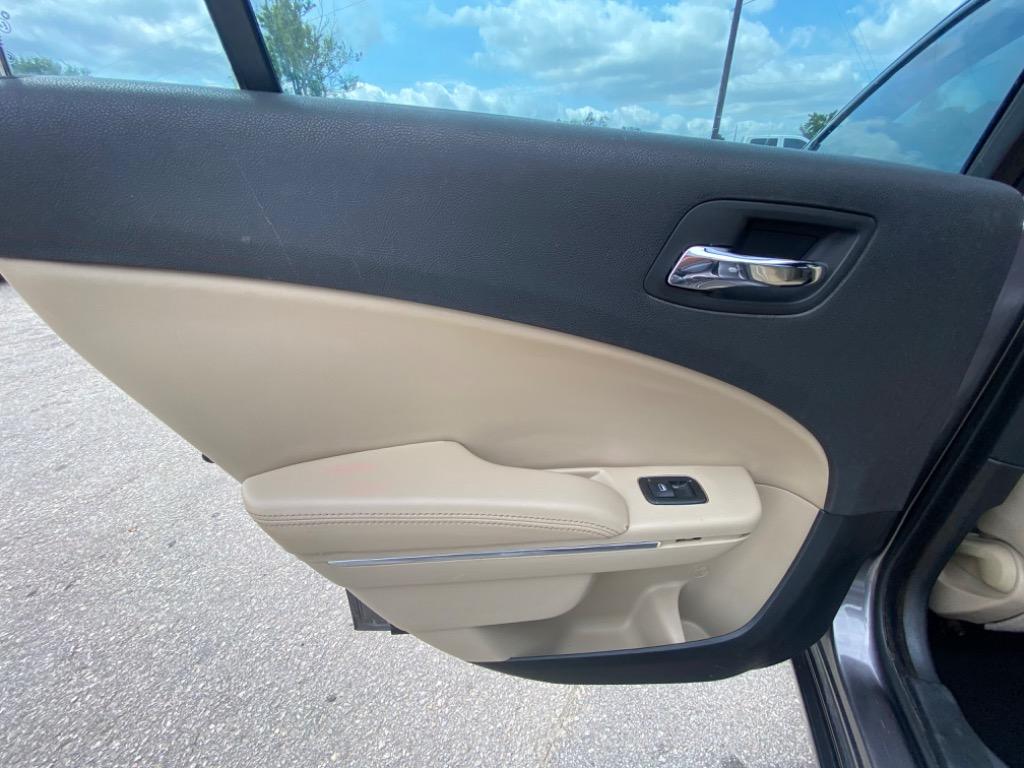 2014 Dodge Charger SE photo