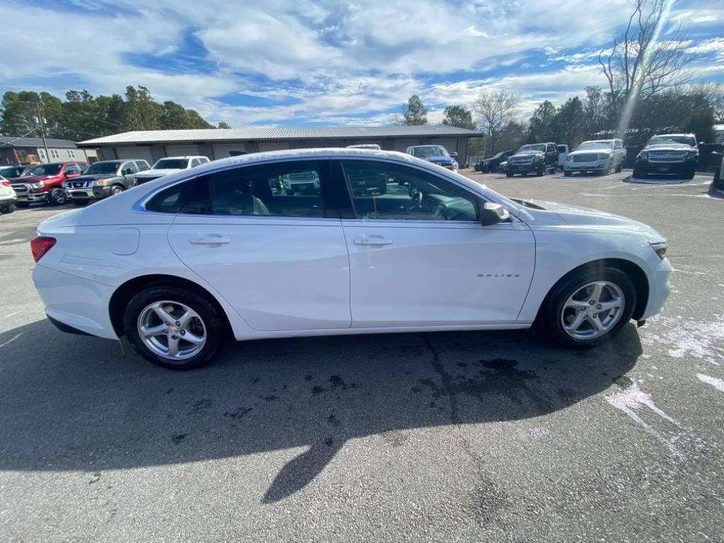 2018 Chevrolet Malibu LS photo