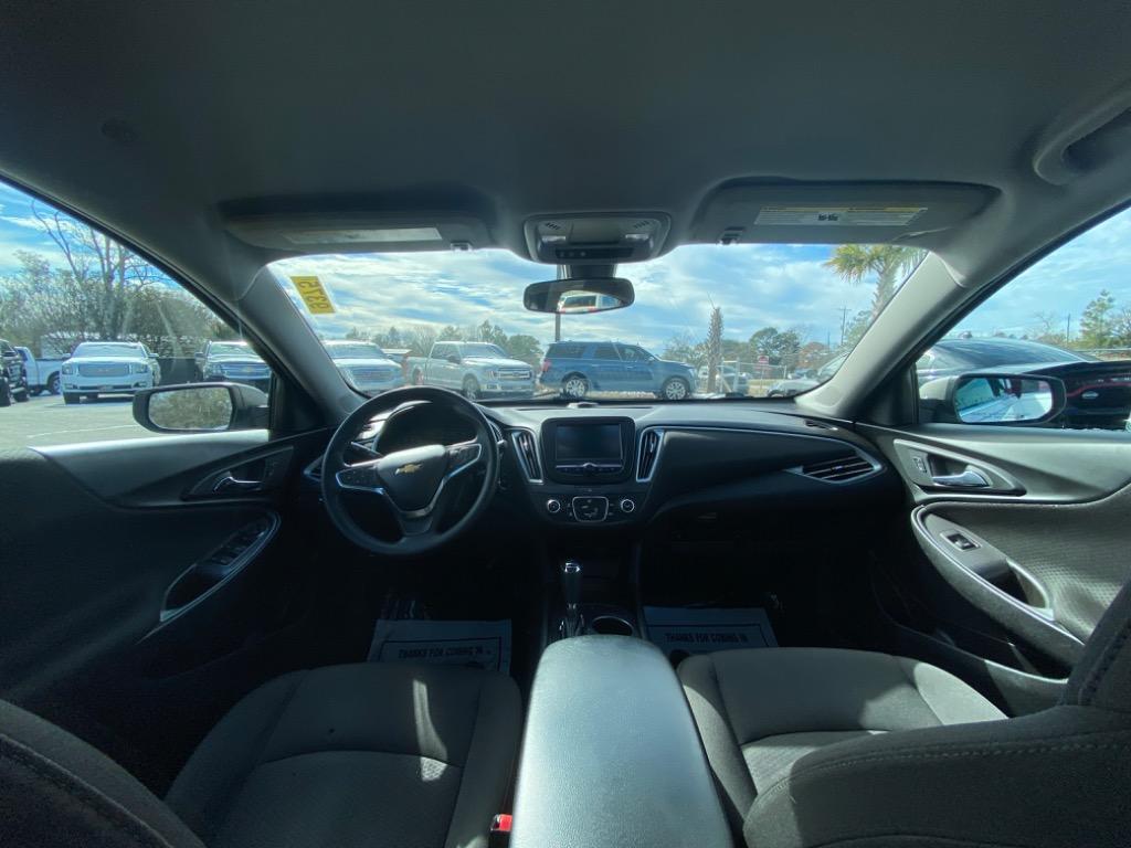 2018 Chevrolet Malibu LS photo