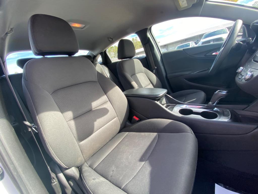 2018 Chevrolet Malibu LS photo