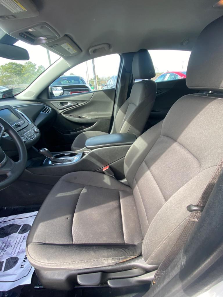 2018 Chevrolet Malibu LS photo