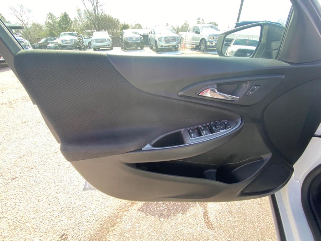2018 Chevrolet Malibu LS photo