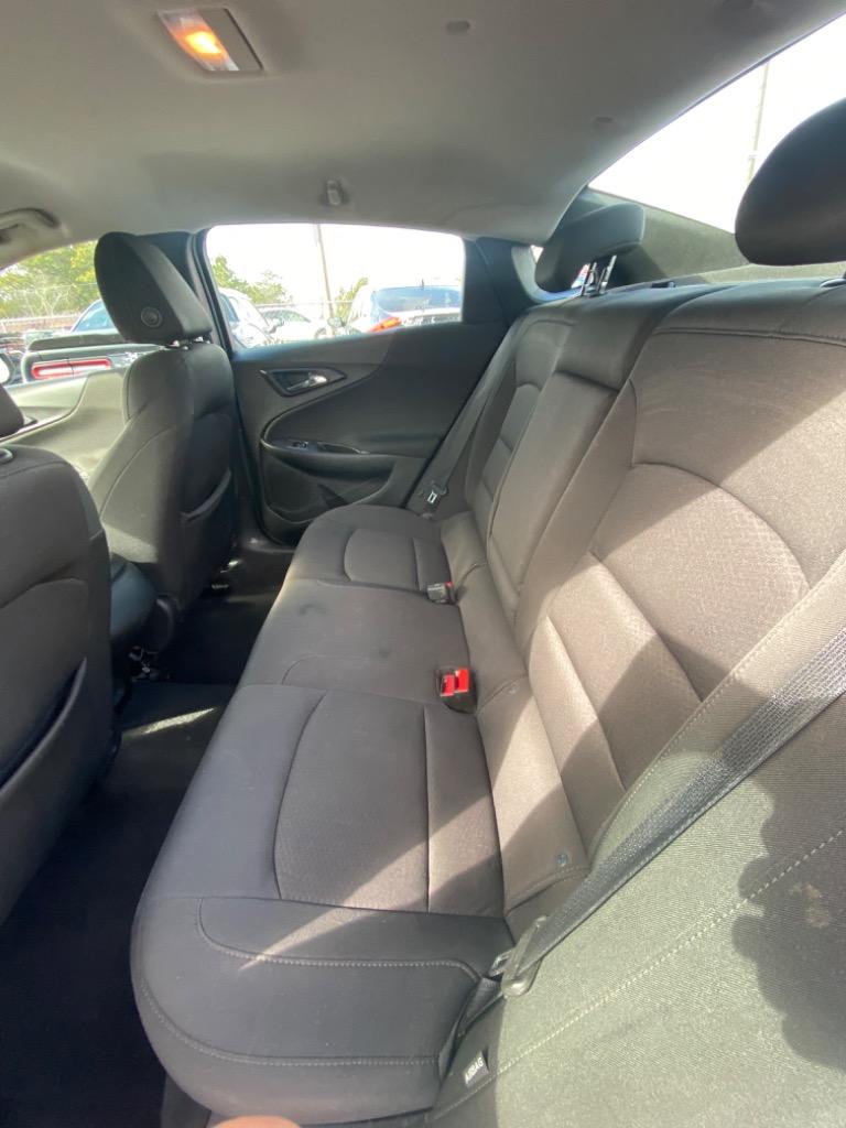 2018 Chevrolet Malibu LS photo