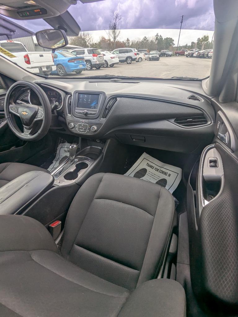 2018 Chevrolet Malibu LT photo
