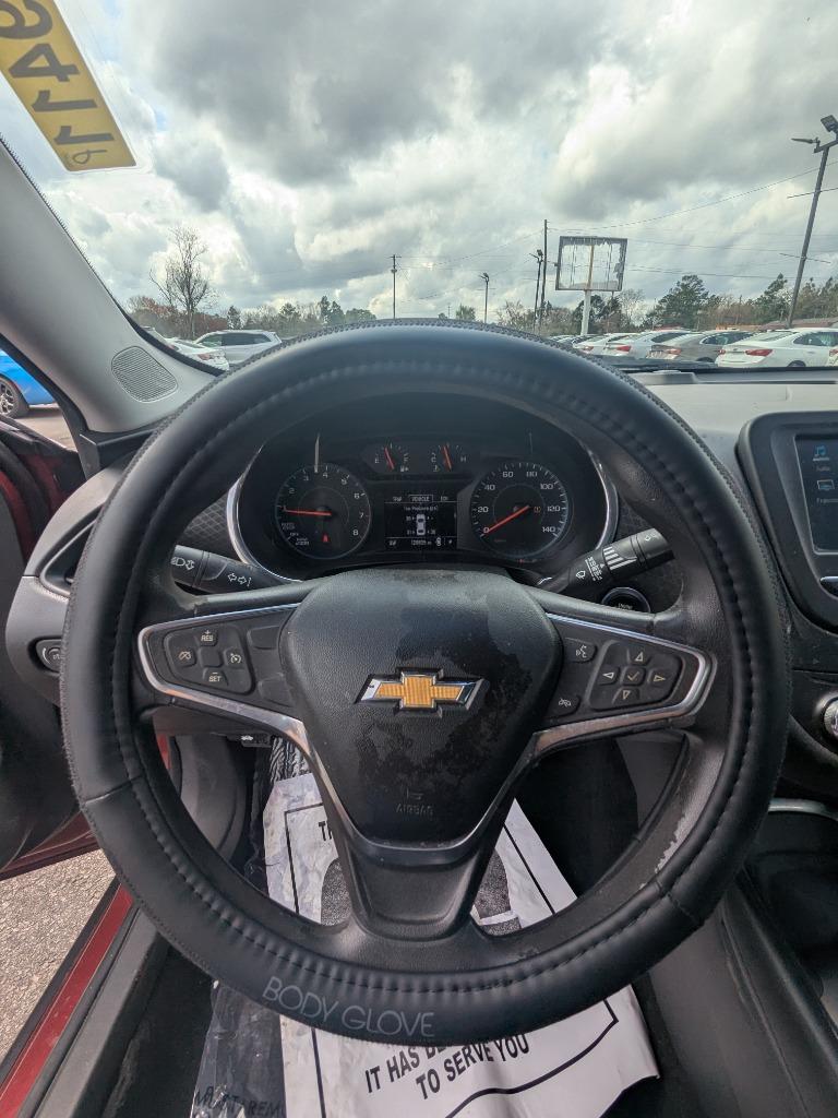 2018 Chevrolet Malibu LT photo