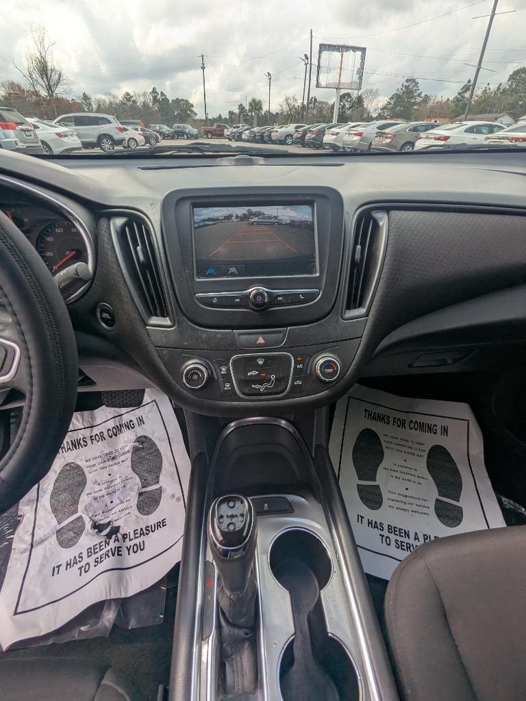 2018 Chevrolet Malibu LT photo