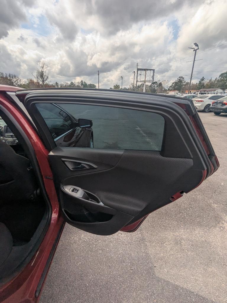 2018 Chevrolet Malibu LT photo