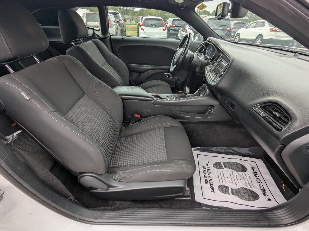 2018 Dodge Challenger SXT photo